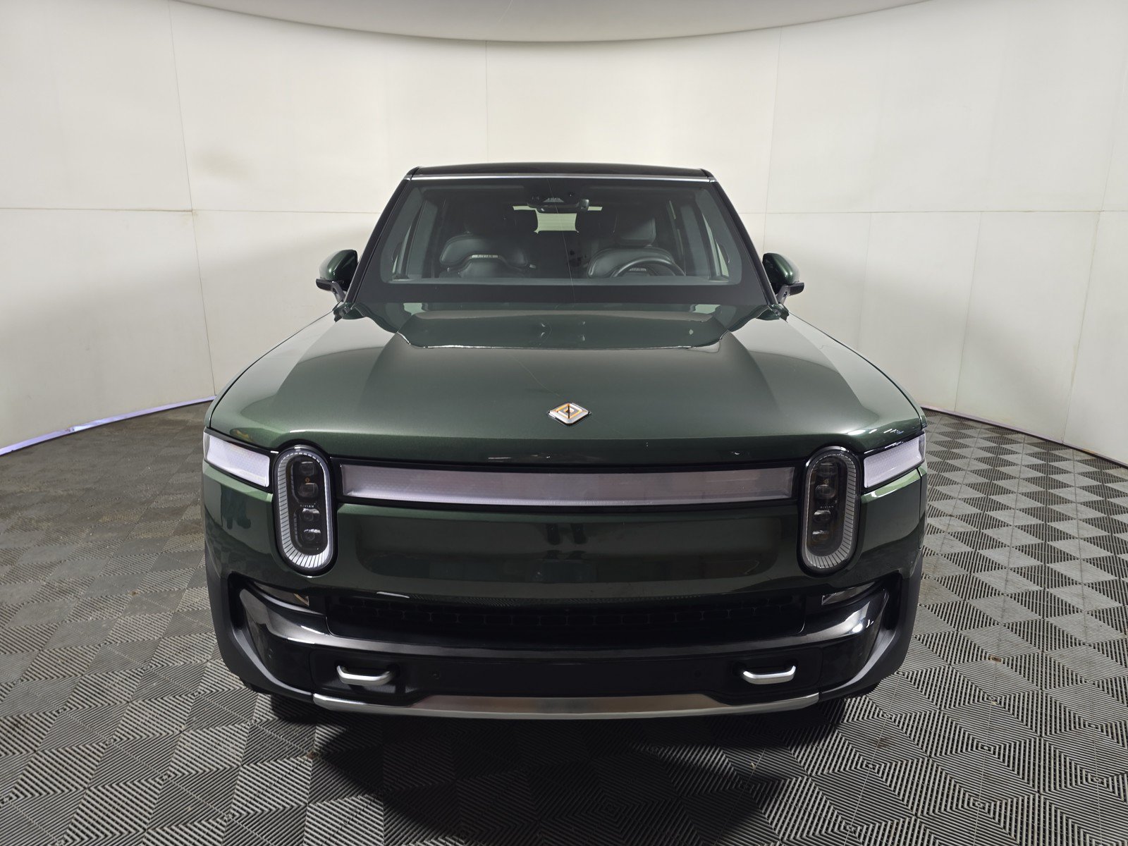 Used 2024 Rivian R1S Adventure AWD/4WD image 8