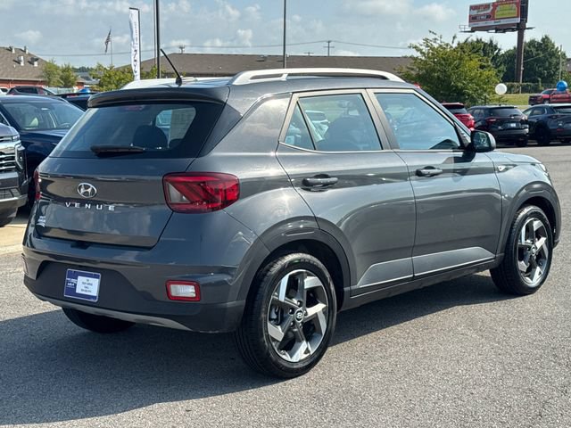 Used 2024 Hyundai Venue SEL FWD image 5