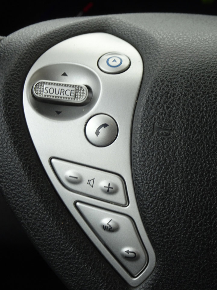 Used 2014 Nissan Leaf SV w/ LED & Quick Charge Package image 18