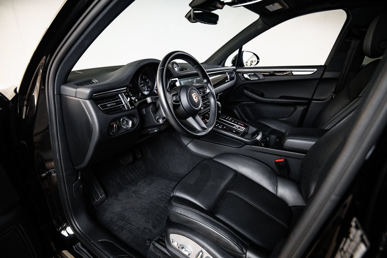 Certified 2023 Porsche Macan AWD/4WD image 4