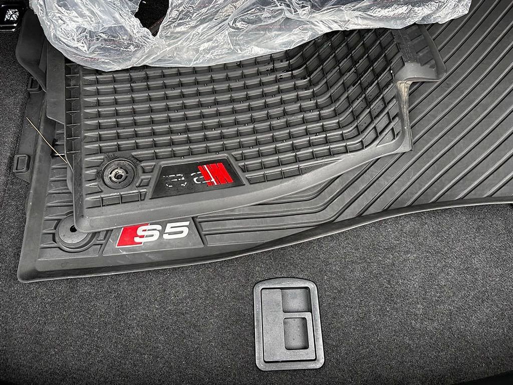 Used 2023 Audi S5 Premium Plus w/ Premium Plus image 38