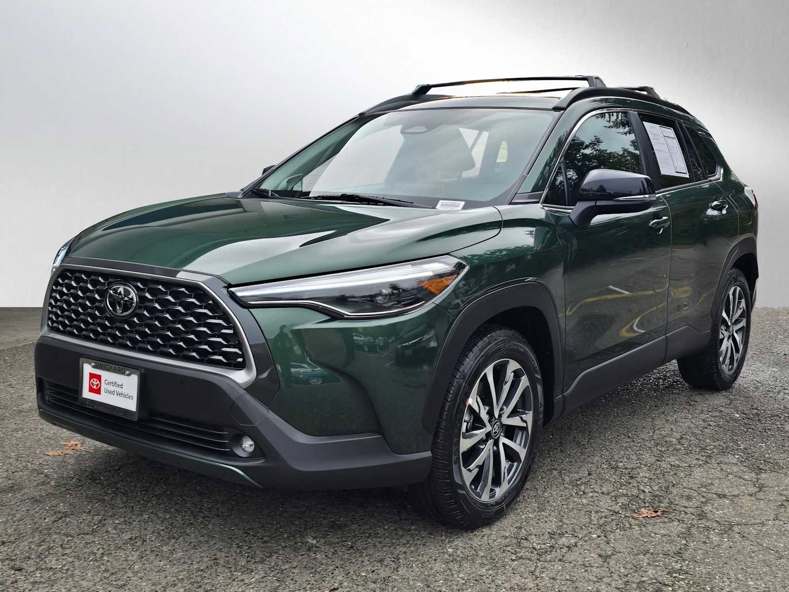 Certified 2025 Toyota Corolla Cross XLE image 7