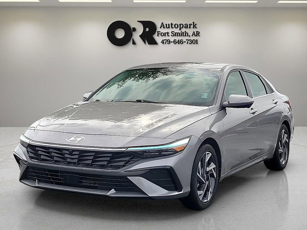 Used 2024 Hyundai Elantra Limited FWD image 2