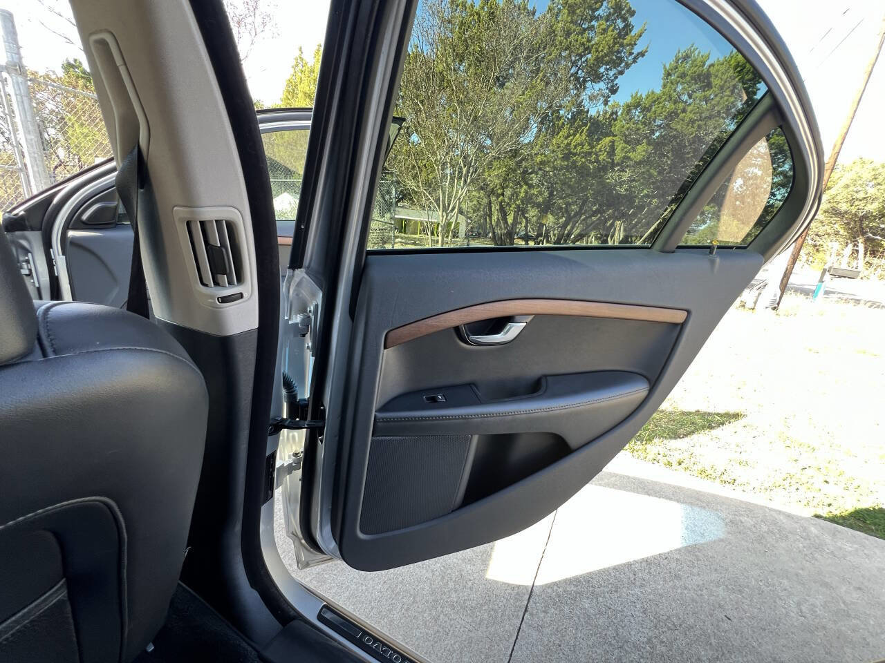 Used 2010 Volvo S80 3.2 image 31