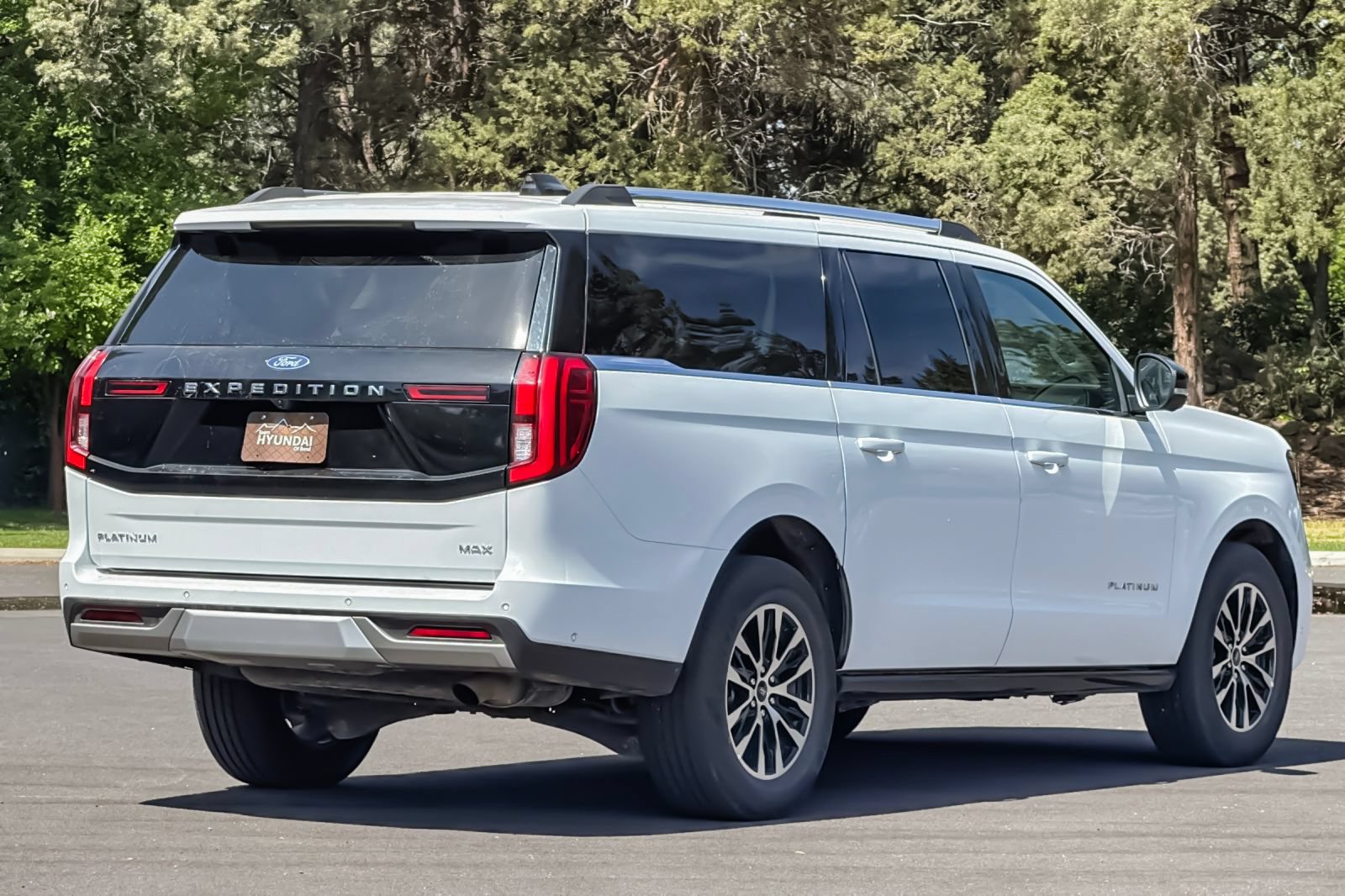 Used 2025 Ford Expedition Max Platinum AWD/4WD image 4