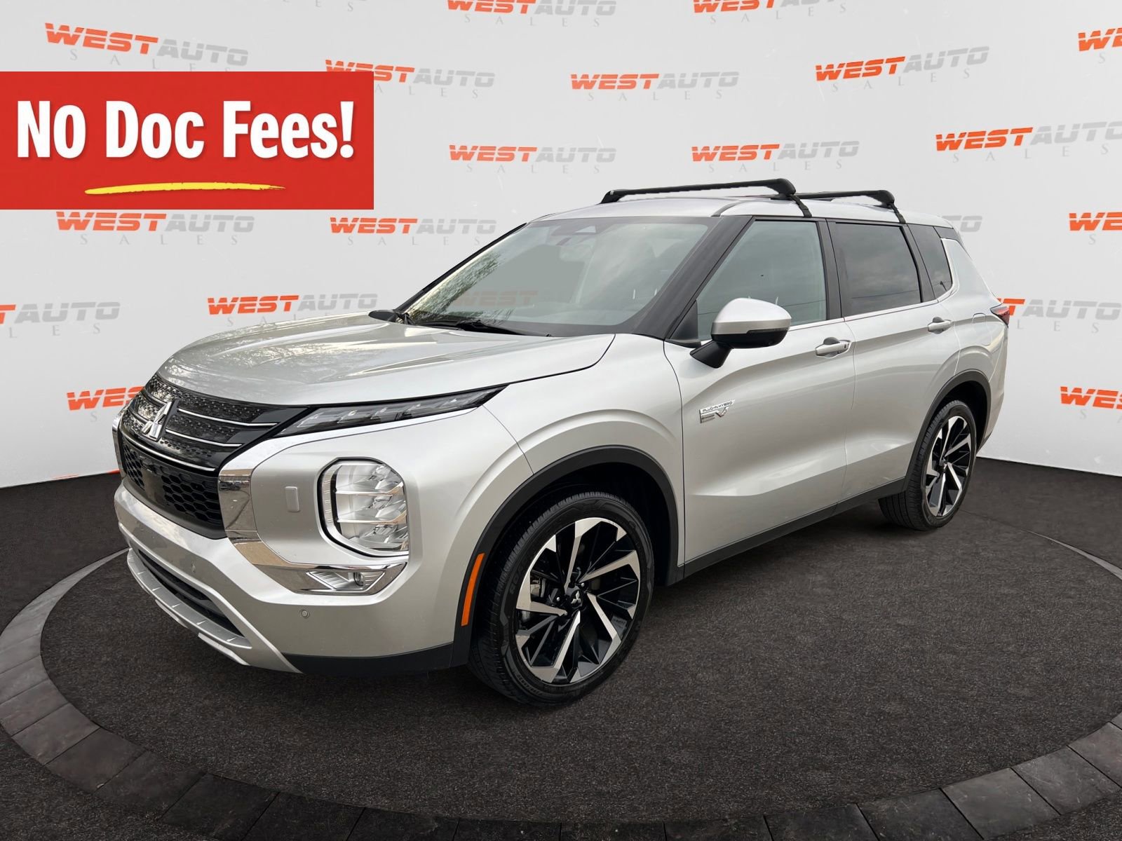 Used 2023 Mitsubishi Outlander SE AWD/4WD image 1