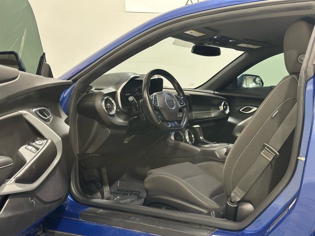 Used 2020 Chevrolet Camaro LS RWD image 12