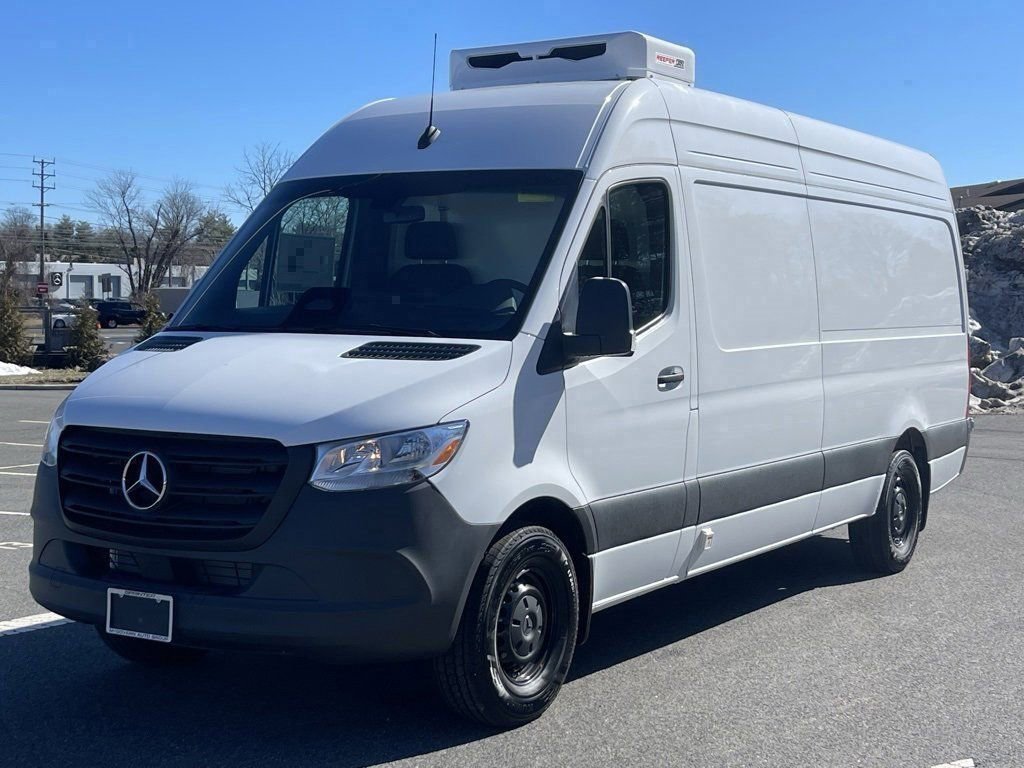 New 2025 Mercedes-Benz Sprinter 2500 image 2