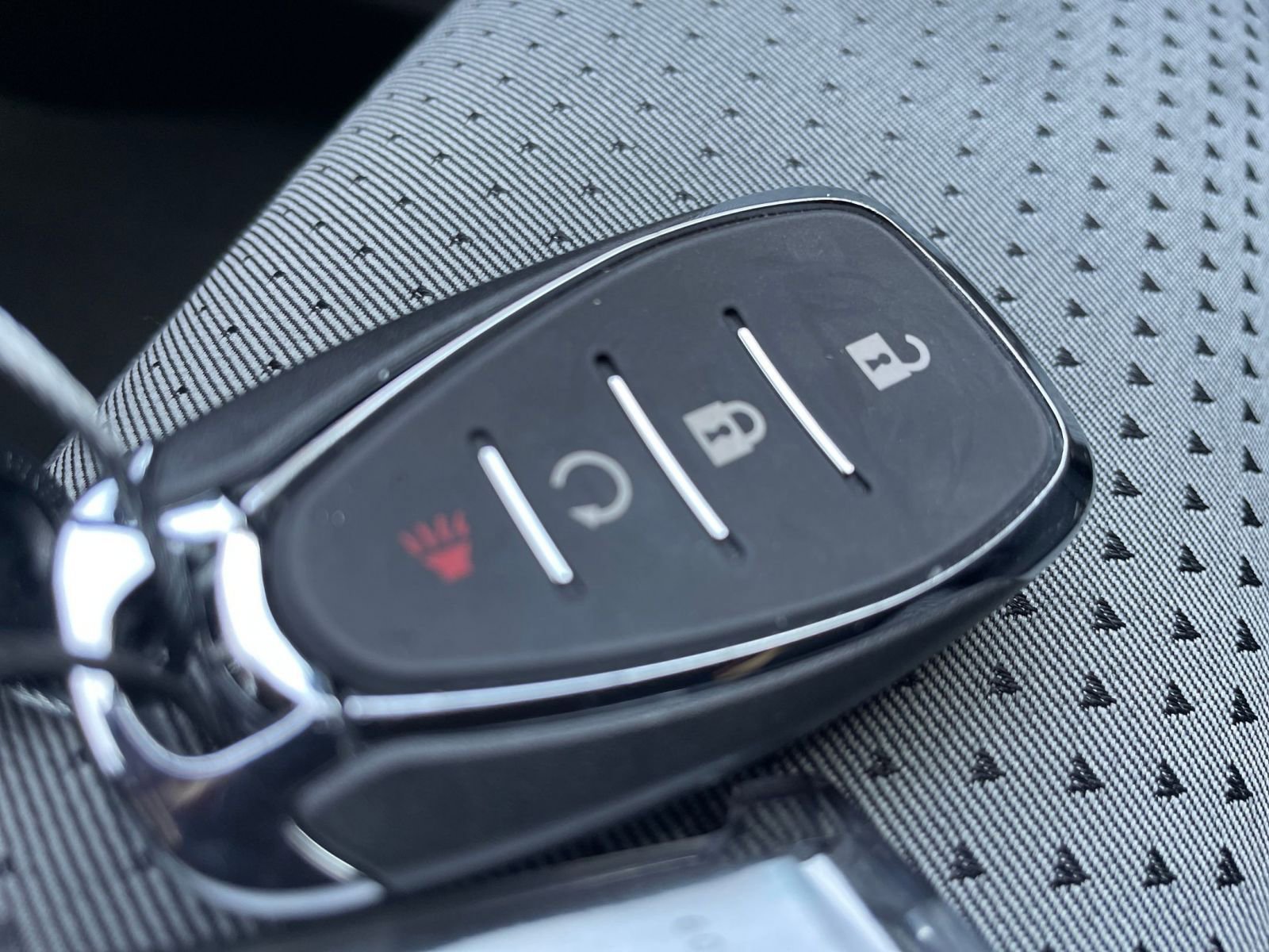 Used 2025 Chevrolet Trax LT w/ LT Convenience Package image 22