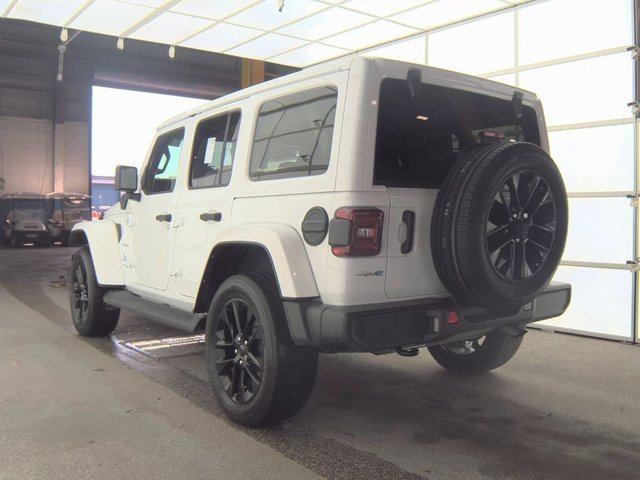 Used 2021 Jeep Wrangler Unlimited Sahara image 4