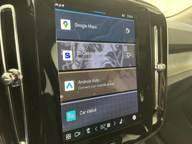 Used 2025 Volvo XC40 B5 Core image 16