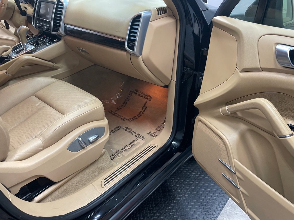 Used 2012 Porsche Cayenne AWD/4WD image 38