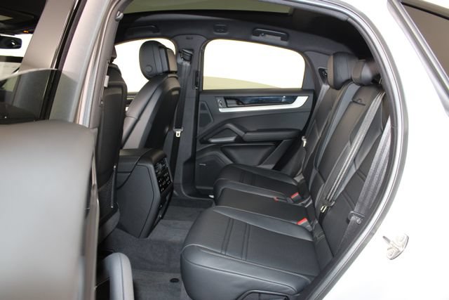 Certified 2026 Porsche Cayenne Coupe AWD/4WD image 22