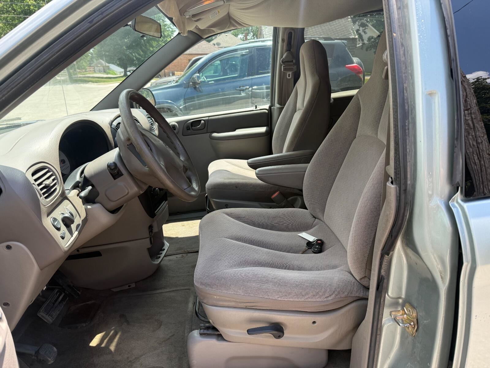 Used 2003 Dodge Caravan SE FWD image 11