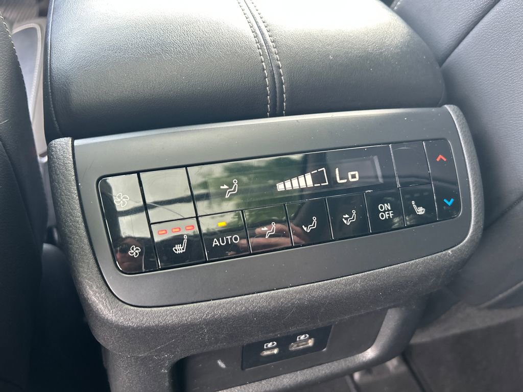 Used 2022 Nissan Pathfinder SL w/ SL Premium Package FWD image 36
