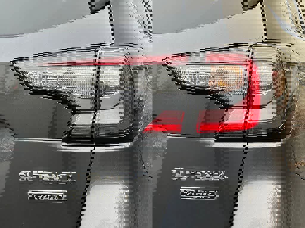 Used 2023 Subaru Outback Touring image 7