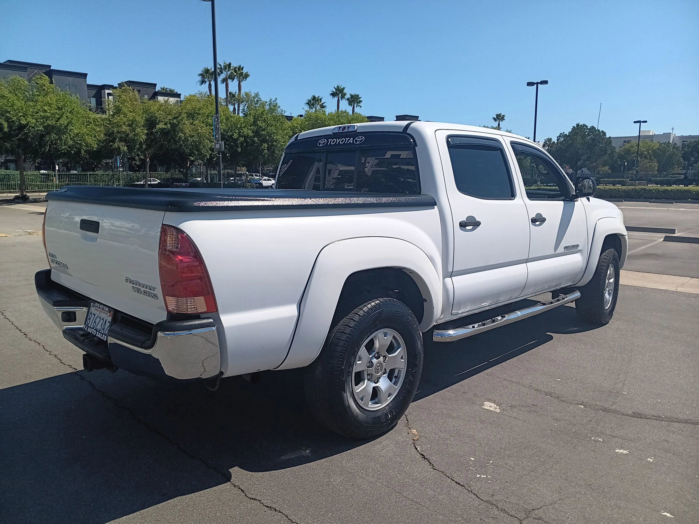 Used 2005 Toyota Tacoma PreRunner image 8