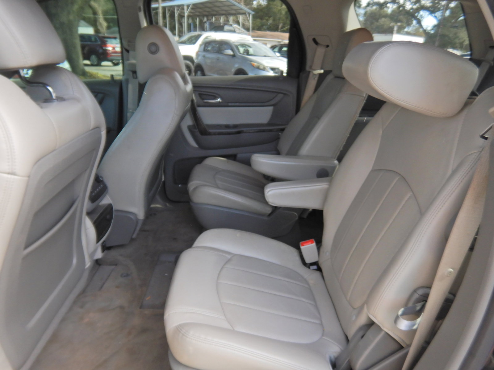 Used 2015 GMC Acadia SLT image 10