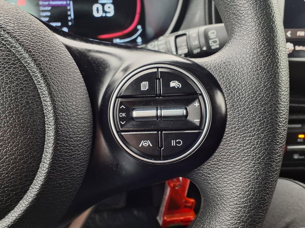 Used 2025 Kia Soul LX w/ LX Technology Package image 12