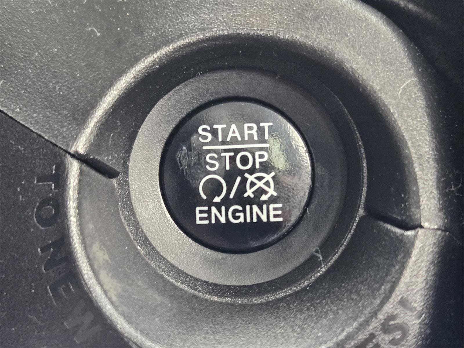 Used 2016 Jeep Renegade Limited FWD image 18