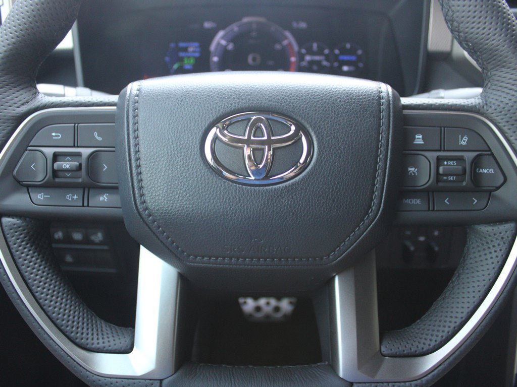 Used 2025 Toyota Tundra Limited AWD/4WD image 8