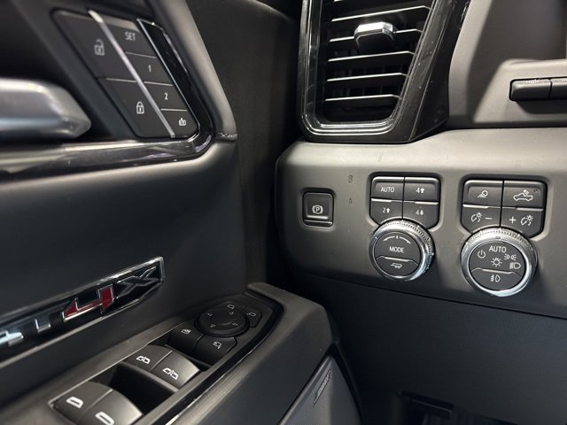 Used 2025 GMC Sierra 1500 AT4X image 11