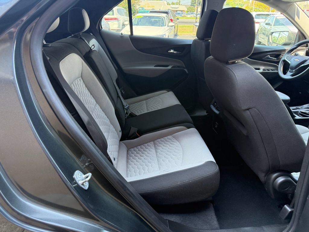 Used 2021 Chevrolet Equinox LS w/ LPO, Blackout Package FWD image 18