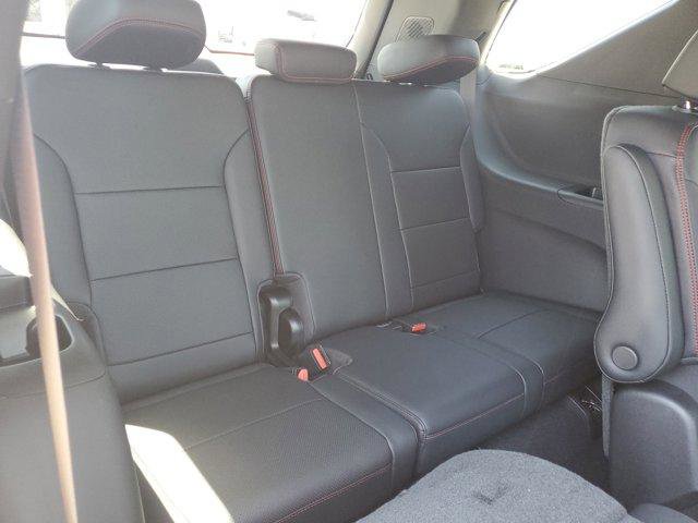 New 2026 Chevrolet Traverse RS w/ LPO, Floor Liner Package image 13