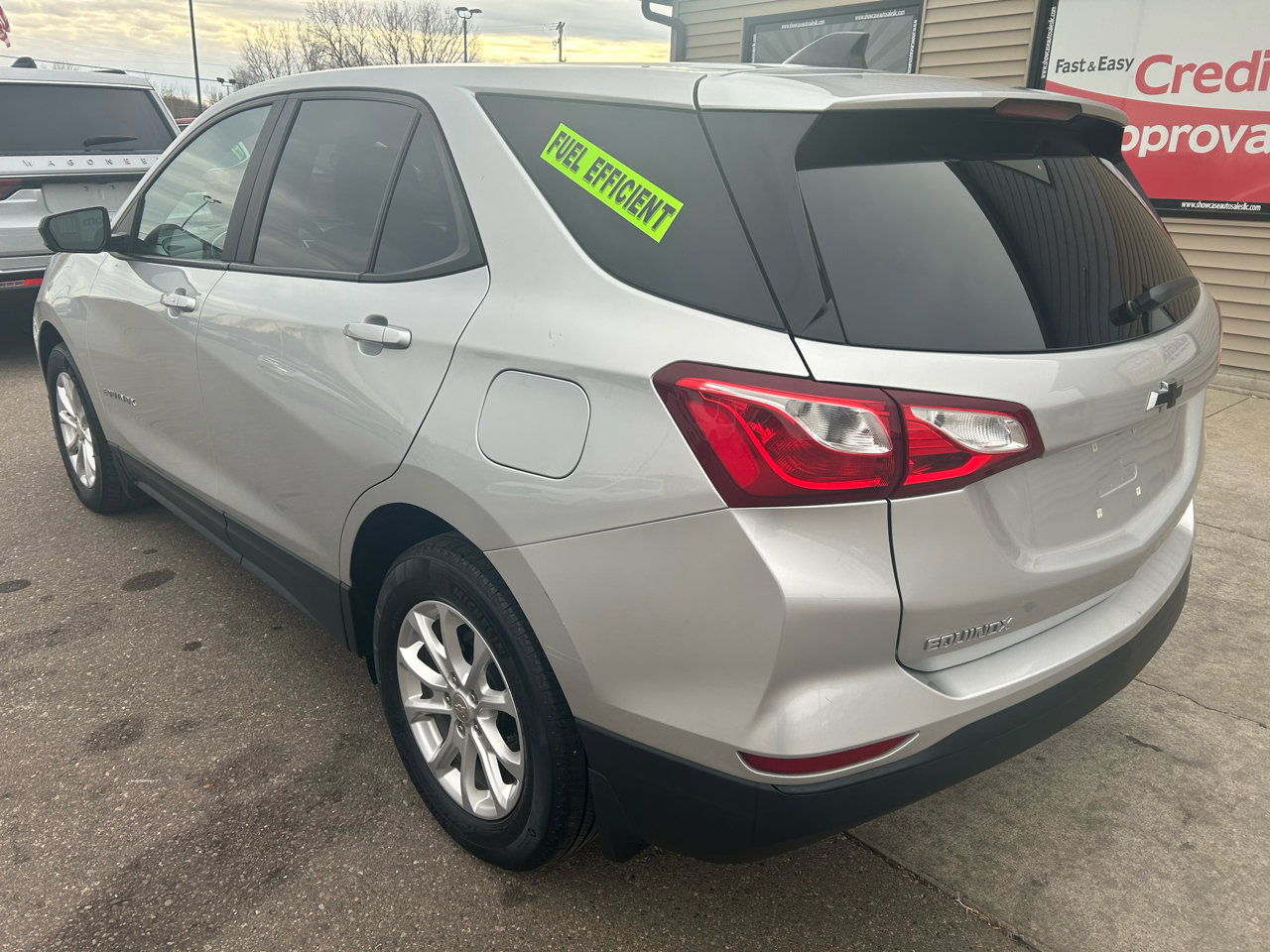 Used 2021 Chevrolet Equinox LS w/ LS Convenience Package image 7