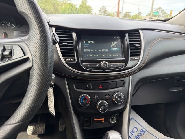 Used 2017 Chevrolet Trax LT AWD/4WD image 13