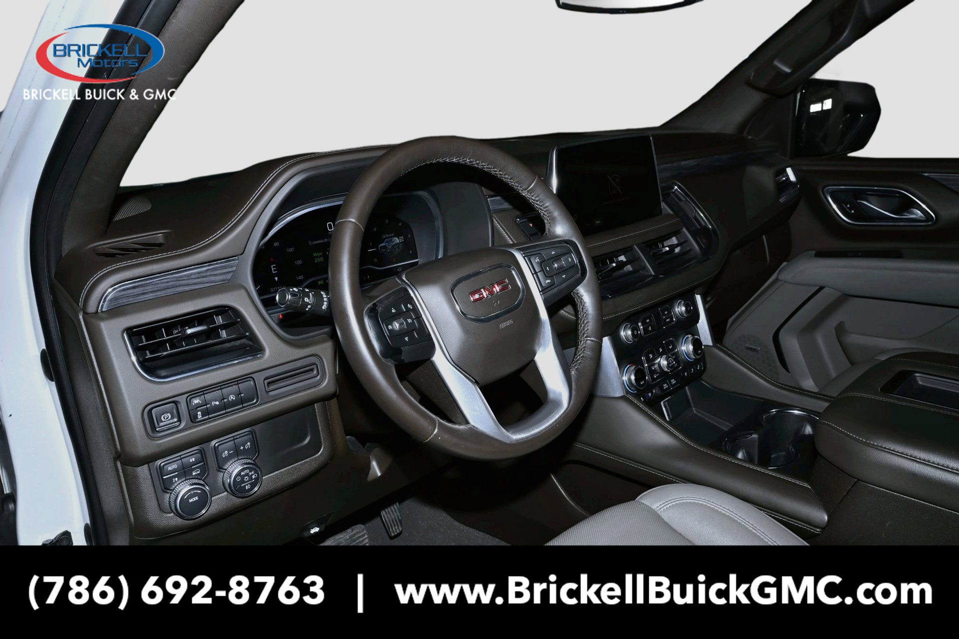 Used 2023 GMC Yukon XL SLT AWD/4WD image 32