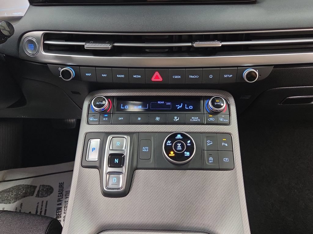 Used 2025 Hyundai Palisade SE AWD/4WD image 16