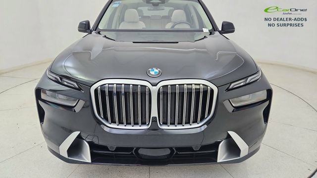 Used 2024 BMW X7 xDrive40i w/ Parking Assistance Package AWD/4WD image 9