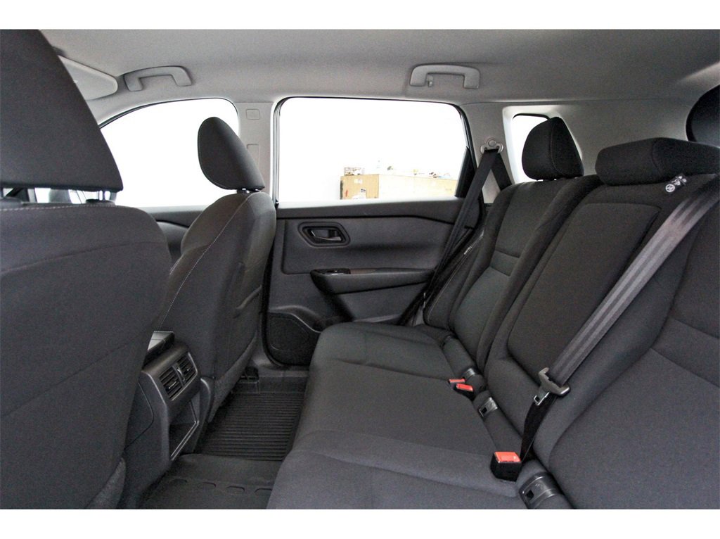 Used 2025 Nissan Rogue S image 10