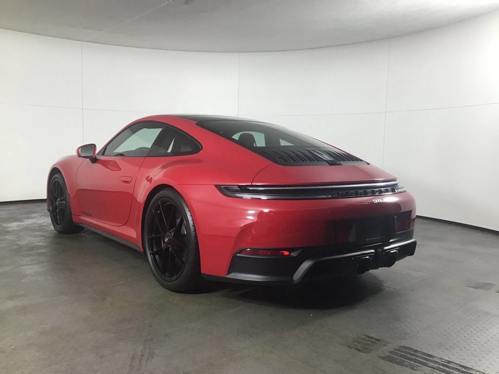 Certified 2025 Porsche 911 Carrera GTS RWD image 3