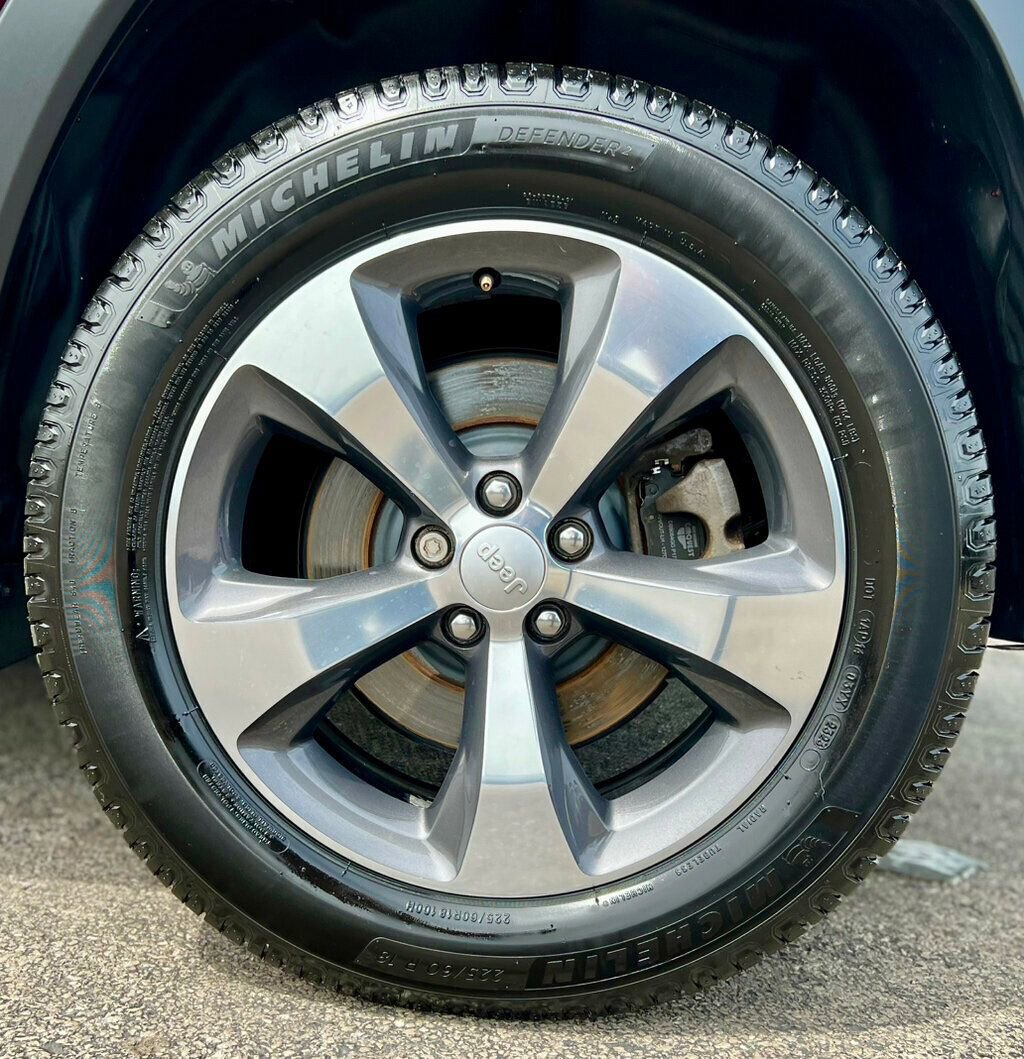 Used 2019 Jeep Cherokee Limited w/ Technology Group image 31