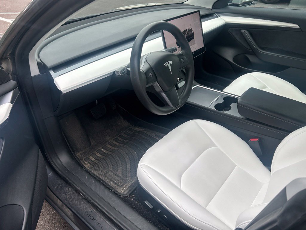 Used 2023 Tesla Model 3 Standard Range RWD image 10