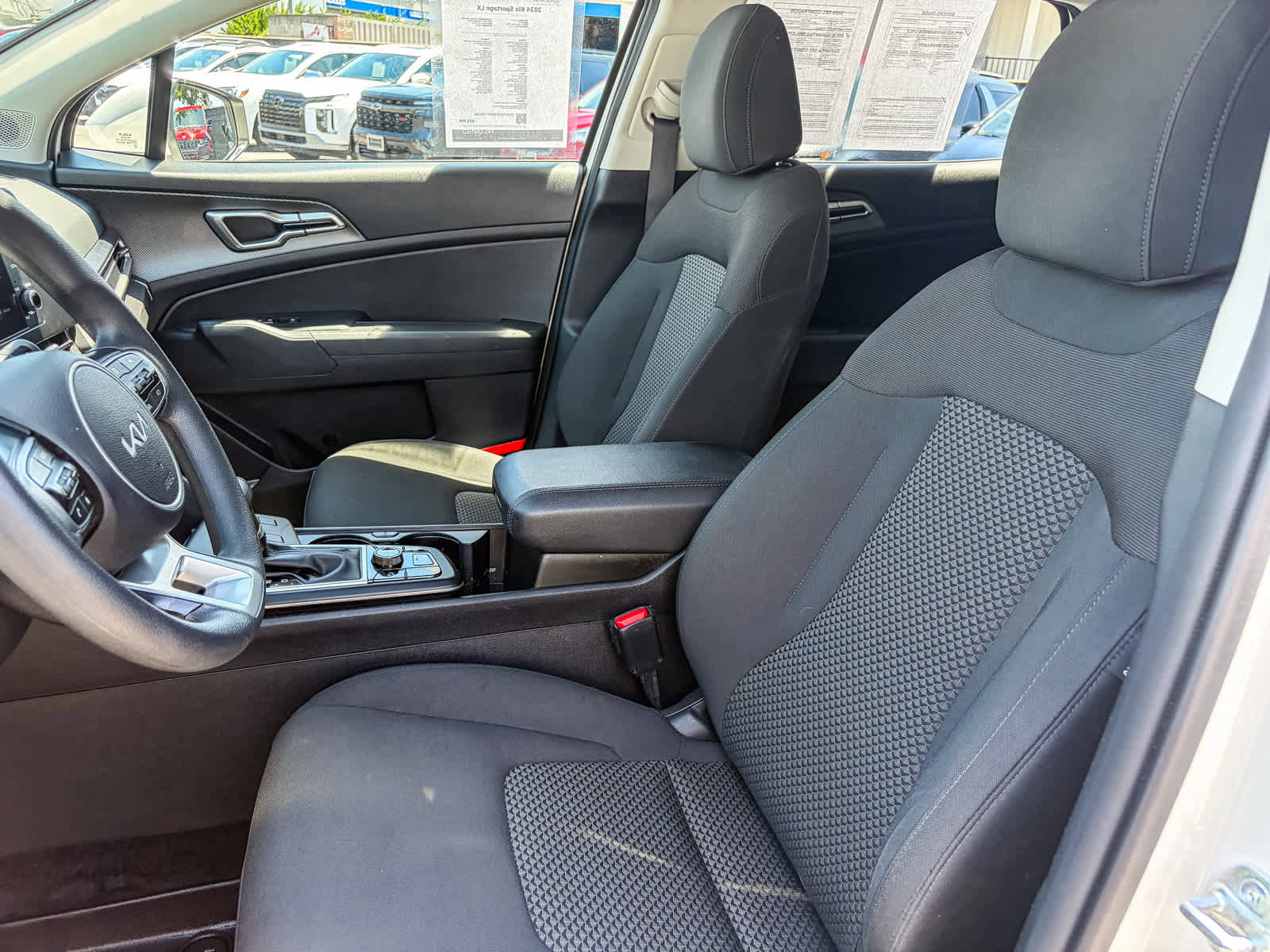 Used 2024 Kia Sportage LX AWD/4WD image 16