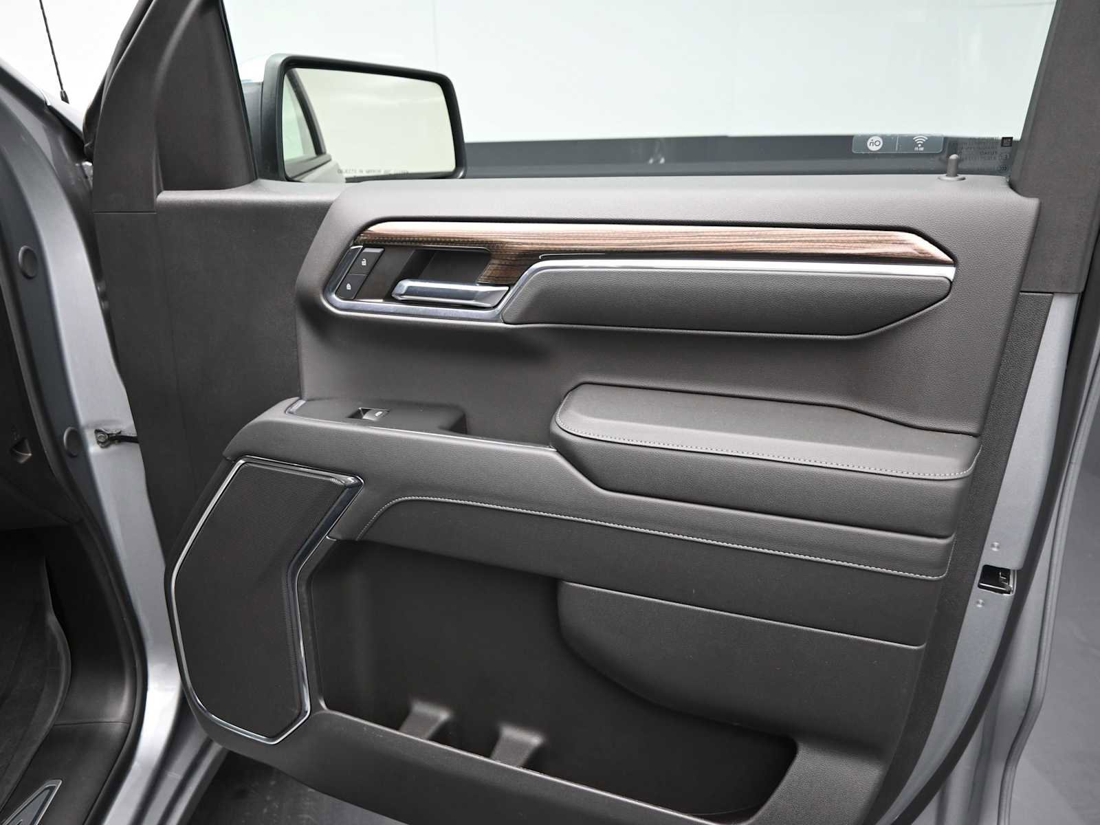 Used 2024 Chevrolet Silverado 1500 LT AWD/4WD image 29