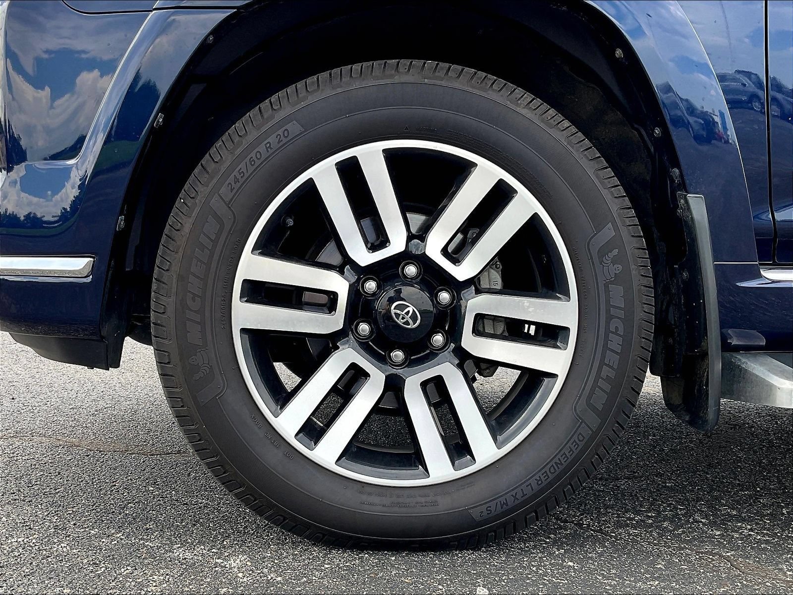 Used 2022 Toyota 4Runner Limited AWD/4WD image 22