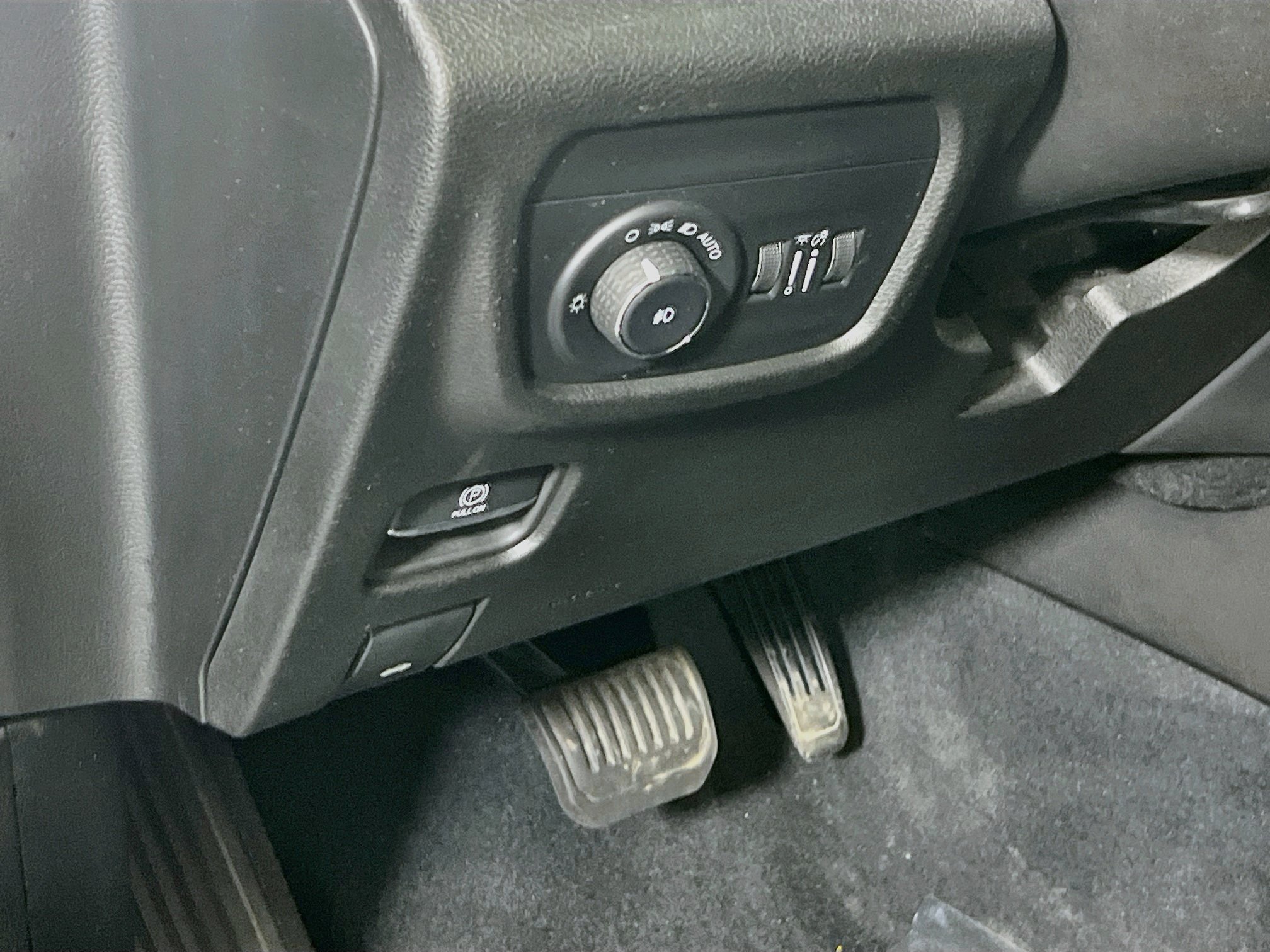 Used 2023 Jeep Grand Cherokee Limited AWD/4WD image 10
