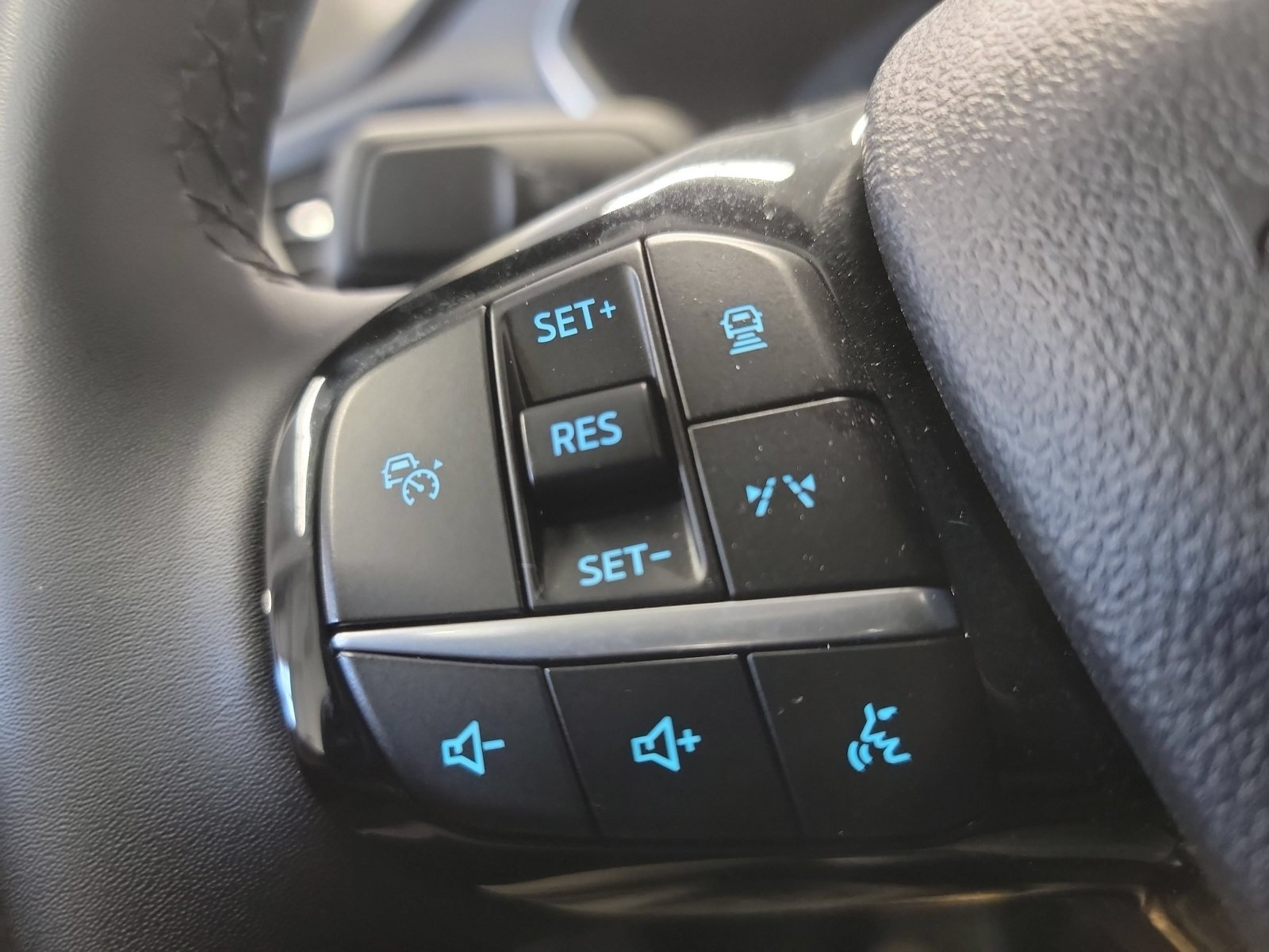 Used 2023 Ford Escape Platinum AWD/4WD image 33