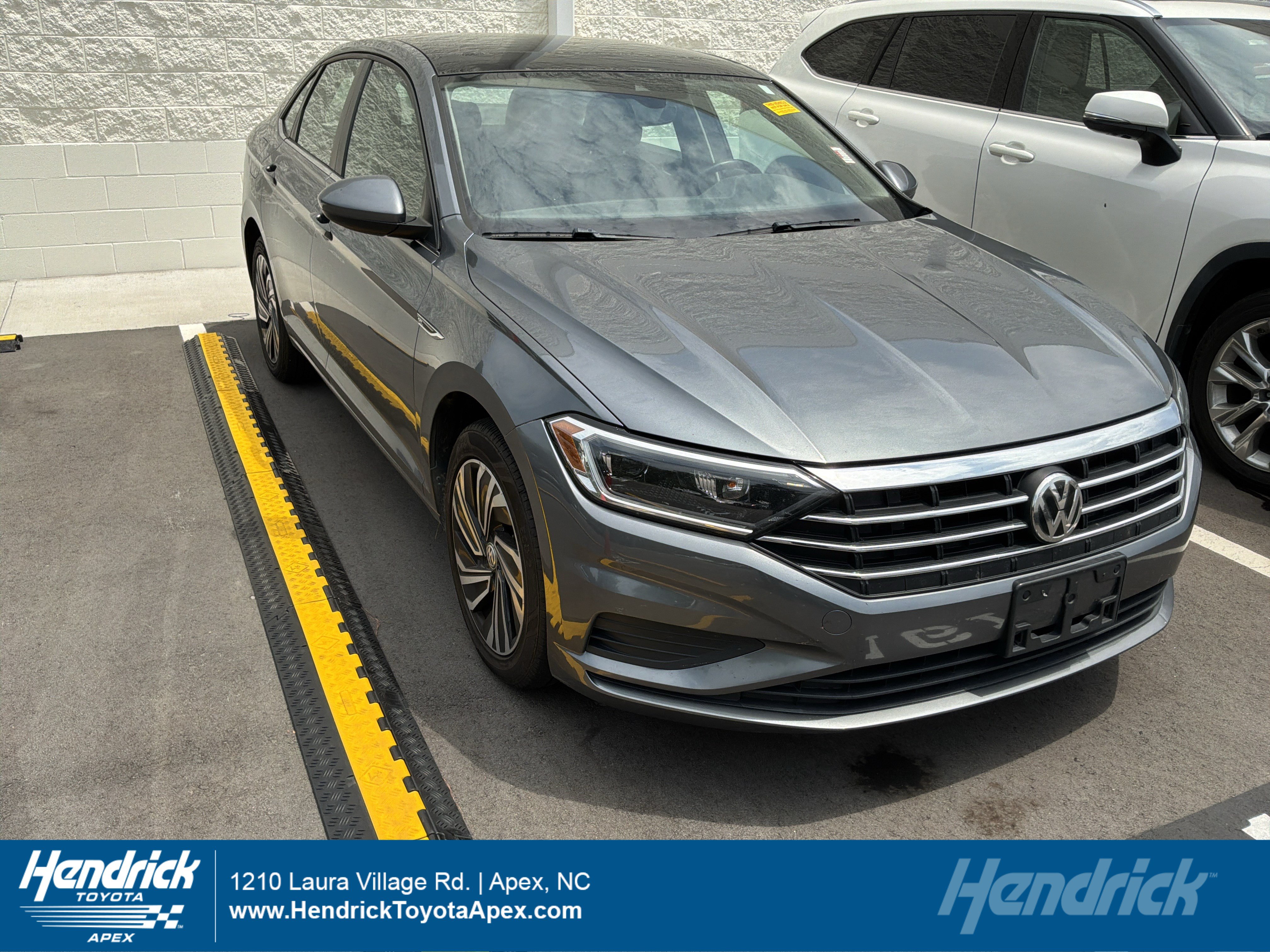 Used 2020 Volkswagen Jetta SEL FWD image 1