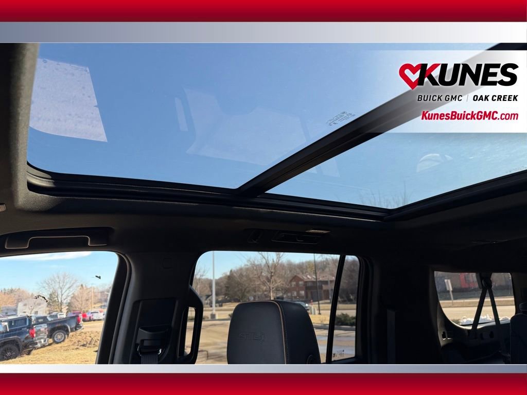 Used 2023 GMC Yukon XL AT4 image 35