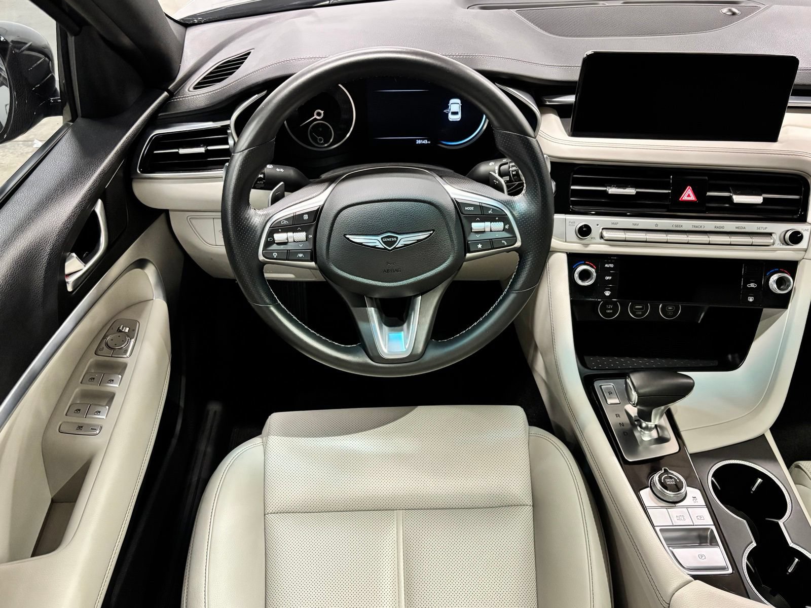 Used 2024 Genesis G70 2.5T RWD image 13