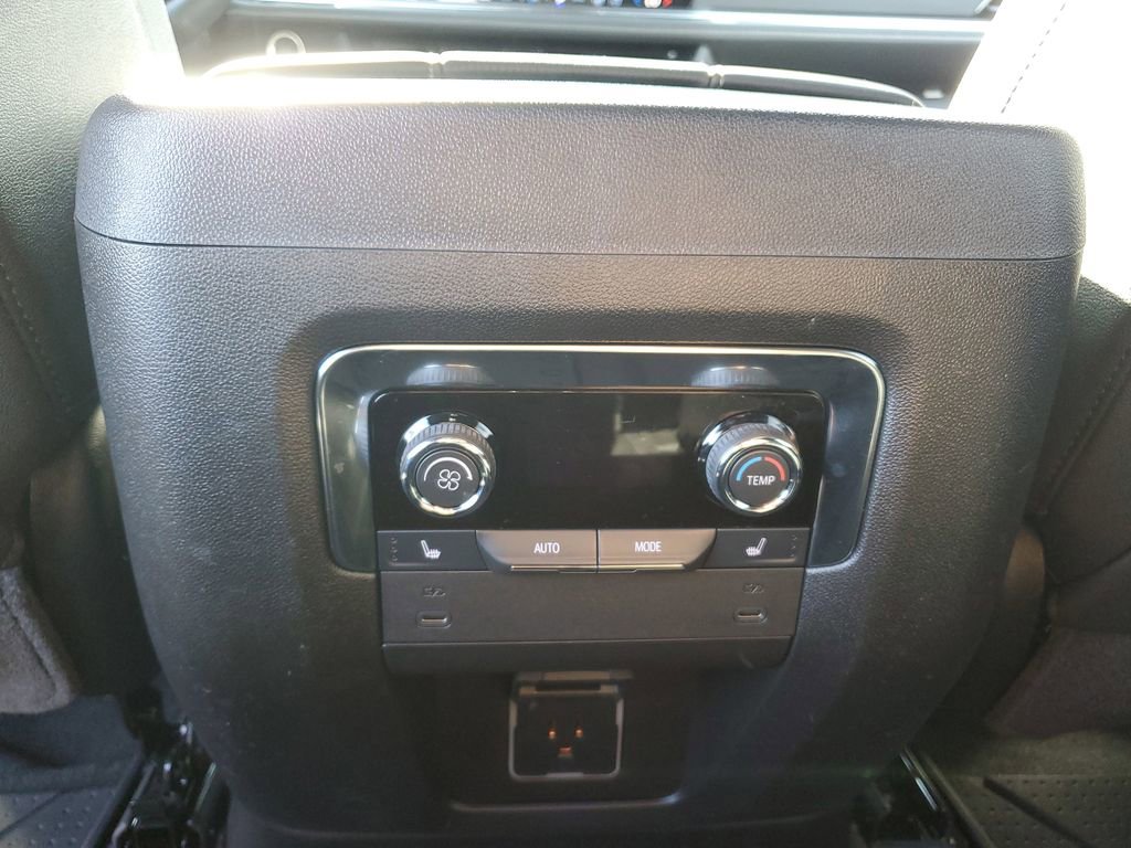 Used 2025 Chevrolet Tahoe Premier RWD image 13