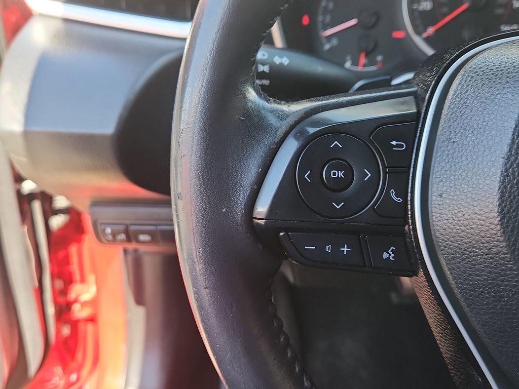 Used 2021 Toyota Corolla SE w/ Special Edition FWD image 19