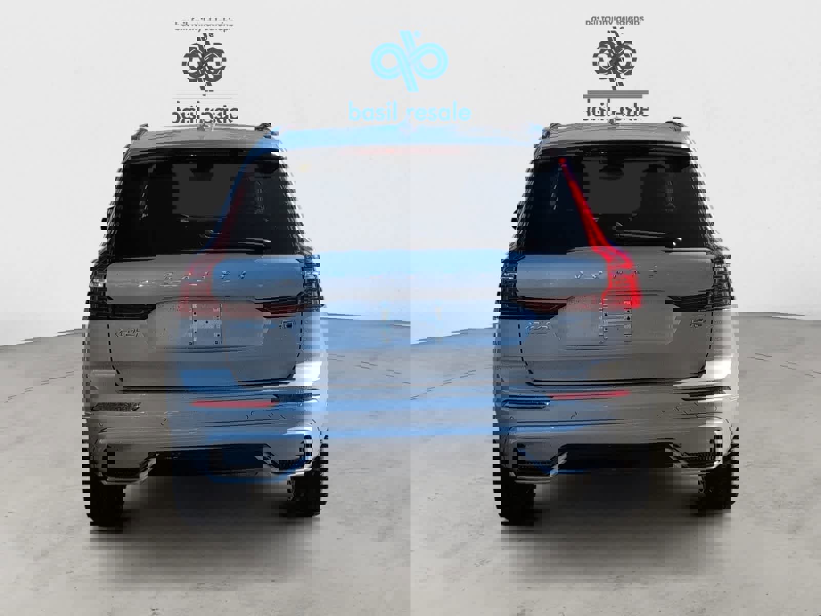 Used 2025 Volvo XC60 B5 Plus image 5