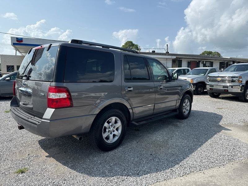 Used 2010 Ford Expedition XLT RWD image 4