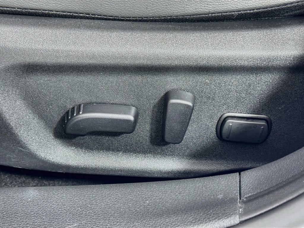 Used 2024 Nissan Sentra SR w/ SR Premium Package FWD image 19
